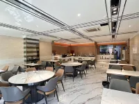 Crowne Plaza Hotel - breakfast