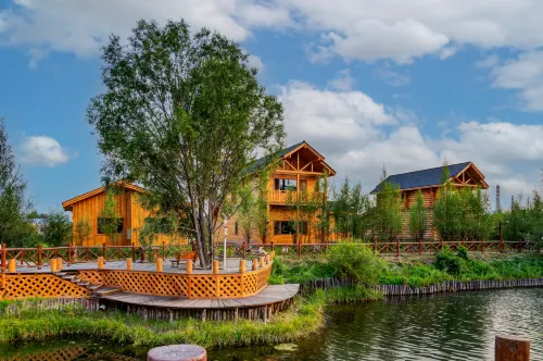 Hulunbuir Genhe Genlin Log Cabin Theme Hotel (Budong River Branch, China's Coldest Pole)