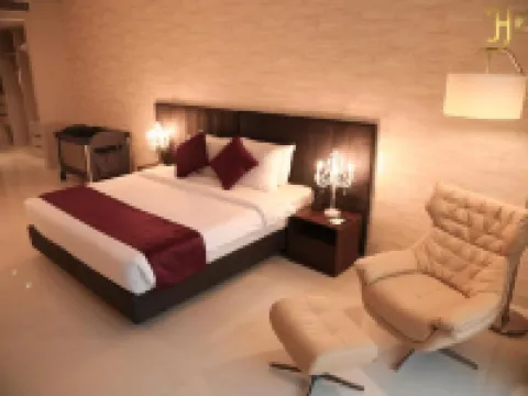 サンデー ラグジュアリー ダウンタウン アドリヤ フォーマリー ジュエル ホテル マナーマのホテル