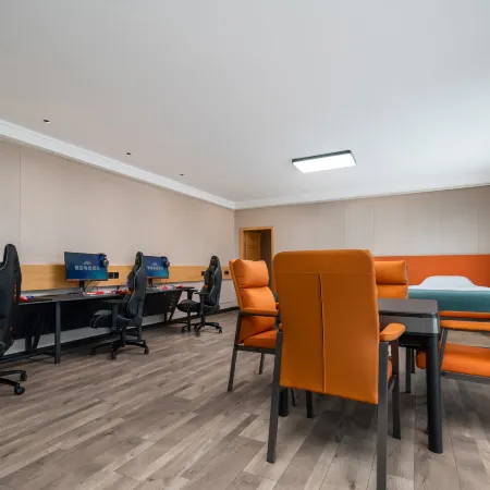 Qitu E-Sports Hotel (Tanghe Darunfa)