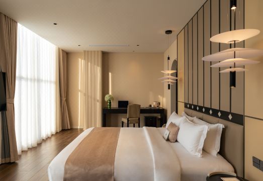 4. 아마나 호텔 판..