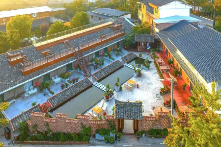 Jiange Golden Homeland Kangyang Homestay Отели рядом с достопримечательностью «Cuiyunlang»