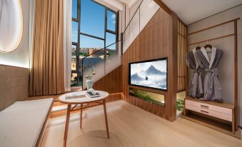 Moshang Qingya Hotel (Alar Nightless City)