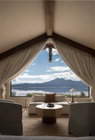 LUX* Tea Horse Road Lashi Lake Отели рядом с достопримечательностью «Wenfeng Temple»