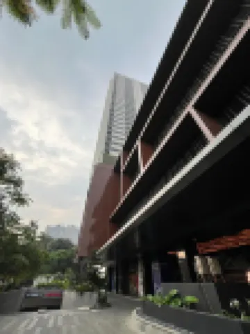 Premium Collins Boulevard Near Airport