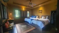 Melina's Beachfront Bungalows and Villa - Hostels