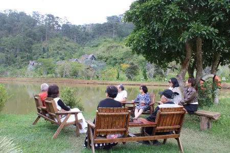 Lat Valley Retreat Village