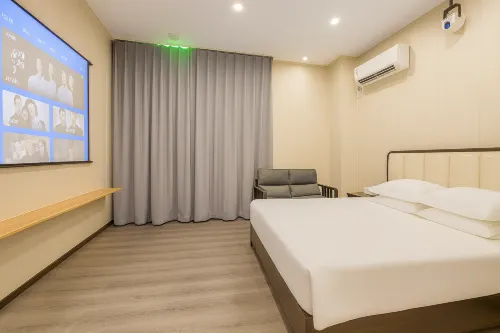 Yingcheng Garden Accommodation (Zibo Ceramics Liuliguan Fuli Wanda Plaza)