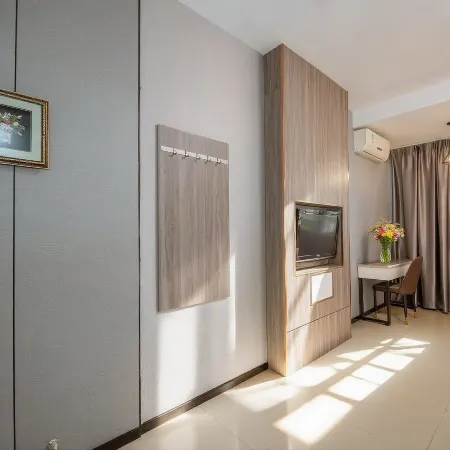 Nanning Xintai Business Hotel (Qingchuan Subway Station)