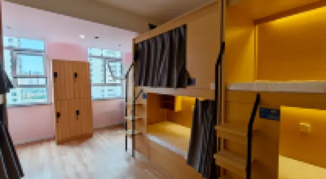 Whale City Hostel