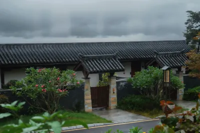 屏邊牧羊河山水度假酒店 鄰近雲南紅河哈尼族彝族自治州屏邊縣滴水苗城臨水寨二期的酒店