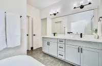 Modern getaway near downtown and airport