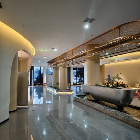 Tongqiu Four Seasons Hot Spring Holiday Hotel