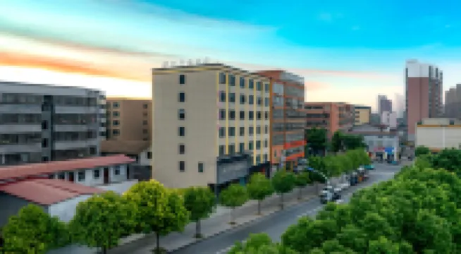 Dansheng Hotel (Zhumadian Zhidipark Lianjiang Avenue)