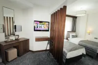 比薩飯店 拉雷利清真寺附近的飯店