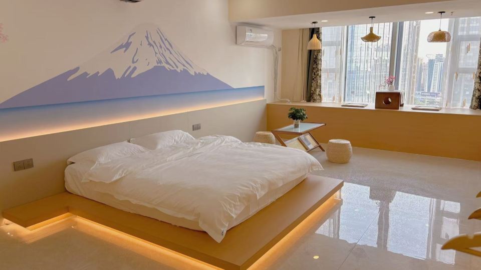 Blue Tree Bay Art Hotel