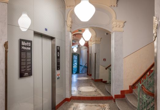 아드레즈의 못틀 하우스 내부 주방