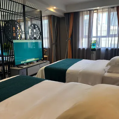 Urumqi Jiujia Business Hotel Hotel dekat Hongshan Park