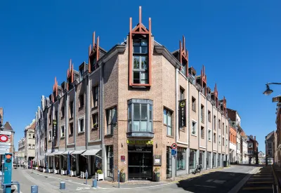 B&B Hotel Arras Centre les Places Hotels near Place des Heros