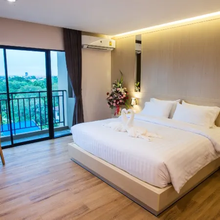 L Hotel