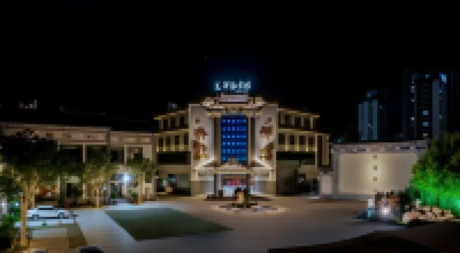 Dali Erhai Hotel (High-speed Rail Station Branch)