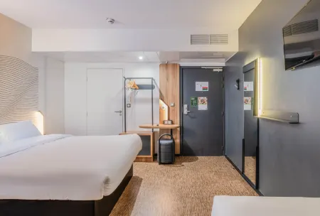 B&B HOME Lyon Centre Berthelot Отели рядом с достопримечательностью «Flower Tree»