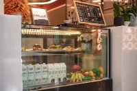 Borrman International Hotel（Anning Wuyue Plaza）