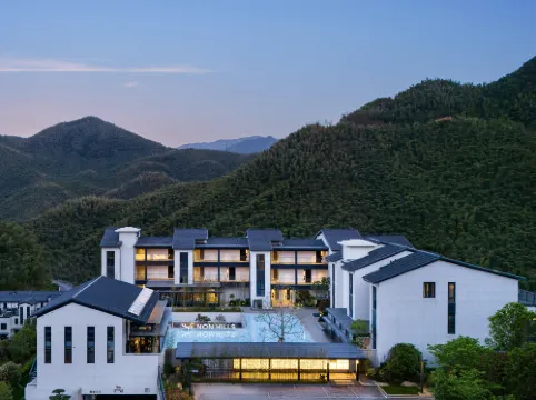 Non Hills Resort Hotel
