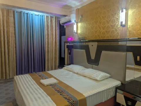 Ontrack Travel Hotels near Jumhooree Maidhaan