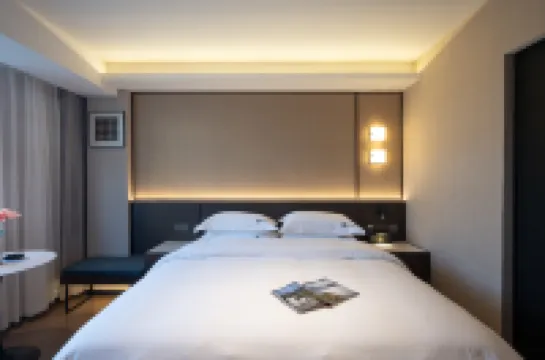 Liling Cichen Grand Hotel (Liquan Road Jiuhong Century Plaza)