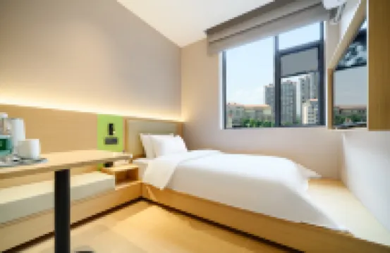 Xinyue · Drifting Bottle E-sports Capsule Hotel
