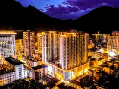 โรงแรมเซิงปังหัวเยว่ (เซ็นทรัลพลาซ่า เจิ้นอัน) โรงแรมในเจิ้นอัน