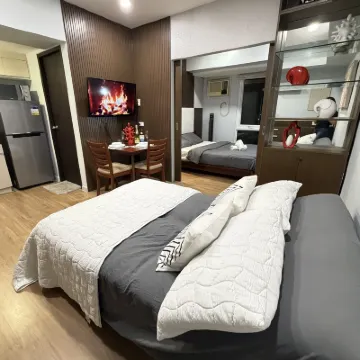 Executive 1-BR City Suite: Abreeza Place Condominium Hotels in 