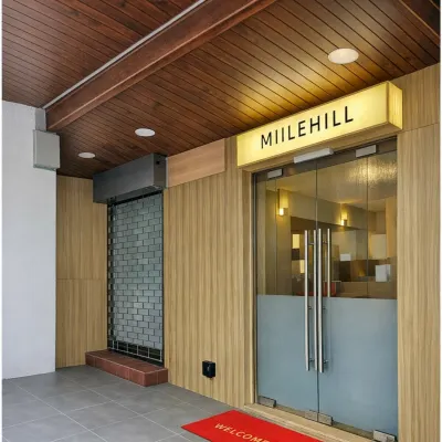 Miilehill Hotel By Maco at JB Town Center Hotels near Stulang Beach