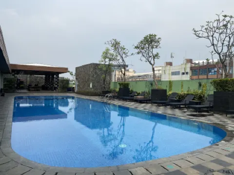 Whiz Prime Hotel Kelapa Gading Hotel dekat Mal Sunter