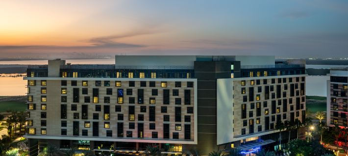 Yas Plaza Mangroves by IHG Hotele w: Abu Zabi