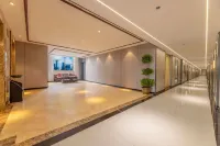 Xinning Jincheng Hotel (Langshan Avenue West Bus Station)