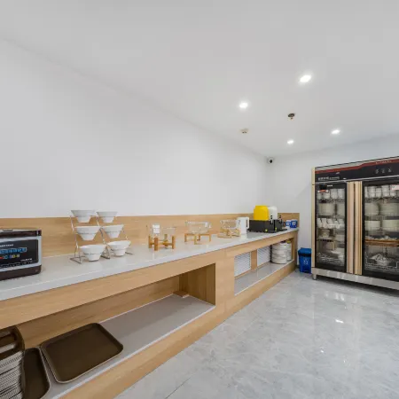 NO.8 Qing Ni Apartment(DL Railway Station Zhongshan Square Branch )