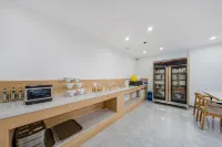 NO.8 Qing Ni Apartment(DL Railway Station Zhongshan Square Branch ) - breakfast