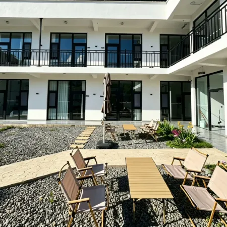 Qingrudai Homestay (Nalati Scenic Area)