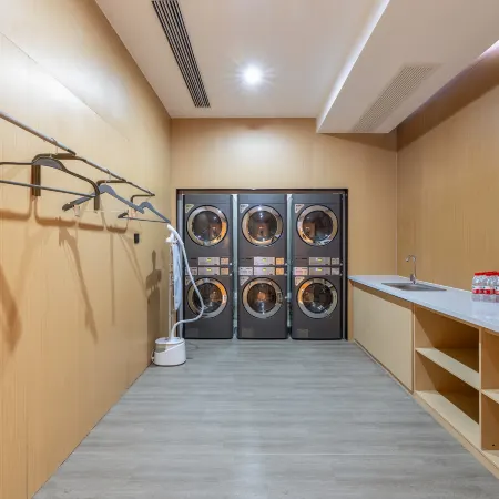 Suisse Place Hotel (Bengbu Shengli Middle Road)