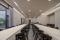 Yinshan·Secluded Resort(Anshun Huangguoshu Airport)