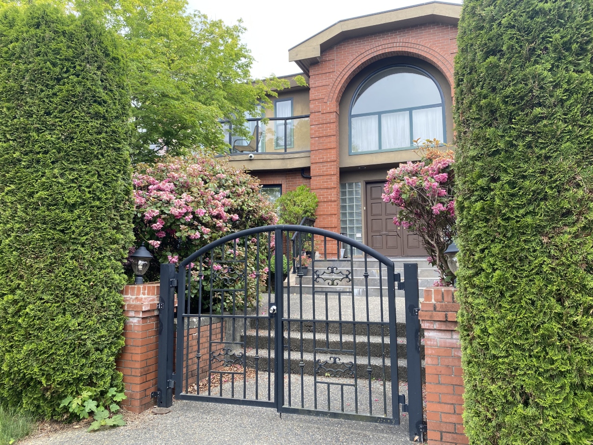 Sunshine Bay · Westside Homestay Hotels in Vancouver