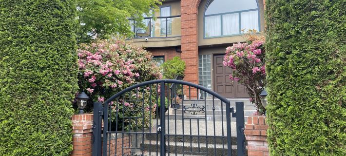 Sunshine Bay · Westside Homestay Hotels in Vancouver