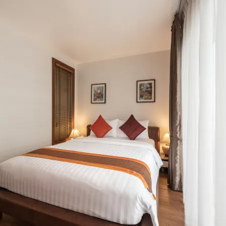 The Bedrooms Boutique Hotel Bangkok Отели рядом с достопримечательностью «Станция BTS Он Нут»