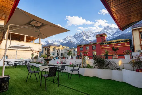 Kangsang ZangShi Culture Theme Hotel