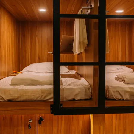 Bluewaters Pods 38 Hongkong St Отели рядом с достопримечательностью «Станция метро Raffles»