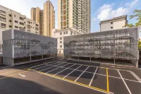 RAMADA INTERNATIONAL(Zhuhai Lovers Middle Road Riyuebei Grand Theater Branch) - موقف سيارات