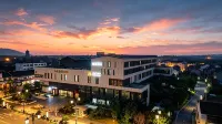 Baiyi Hotel (Suzhou Taihu Scenic Area Xiupin Street) Hotels in Taihu Lake/ Eastern Mountain/ Western Mountain