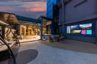 萬林雲居酒店（貴陽噴水池地鐵站民生路小吃街店） - 2星級